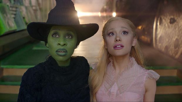 Cynthia Erivo, kiri, dan Ariana Grande menghadiri pemutaran perdana 