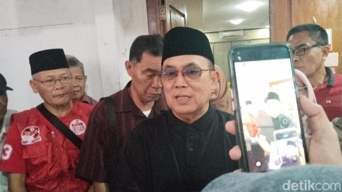 Eddy Santana Putra menanggapi hasil quick count.