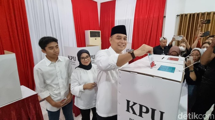 Eri Cahyadi nyoblos