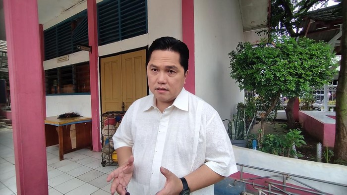Menteri BUMN, Erick Thohir Nyoblos Pilkada di Tebet, Rabu (27/11/2024).
