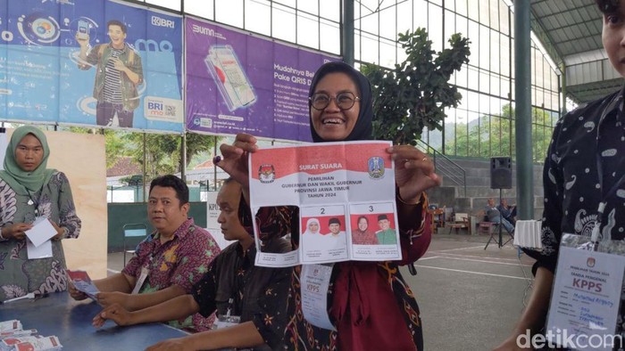 Gambar Luluk-Lukman hilang di kertas suara hilang karena dilubangi pemilih iseng