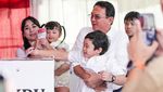 Gaya Ahok dan Keluarga Saat Nyoblos di TPS Pluit