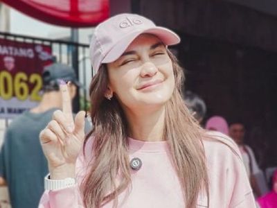 Foto: Gaya 13 Artis Nyoblos di Pilkada 2024, Bawa Tas Hermes Hingga Goyard