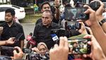 Gaya Serba Hitam Edy Rahmayadi Saat Nyoblos di TPS Medan