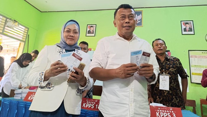 Giri mencoblos di TPS dekat rumah