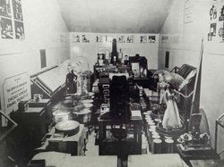 Mengejutkan! Ini Isi Kapsul Waktu yang Dikubur Puluhan Tahun