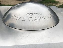 Mengejutkan! Ini Isi Kapsul Waktu yang Dikubur Puluhan Tahun