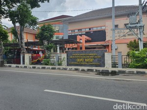 Selfie Lompat, Siswa SMA di Gunungkidul Jatuh dari Lantai 2 Perpusda