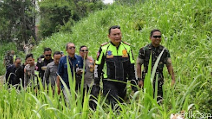 Kapolres Bondowoso beserta jajaran turun ke wilayah-wilayah terpencil jelang coblosan