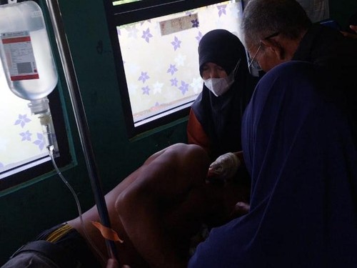 Ketua KPPS di TPS 2 Desa Waduwani, Kecamatan Woha, Kabupaten Bima, NTB, Aswadin yang dibacok saat proses pemungutan suara, Rabu, (27/11/2024).