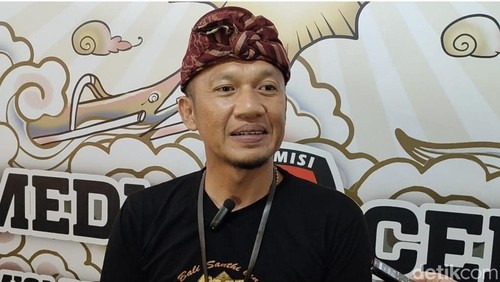 Komisioner KPU Bali, I Gede John Darmawan sebut tunggu rekomendasi Bawaslu Bali soal PSU, Rabu (27/11/2024). (Ida Bagus Putu Mahendra/detikBali)
