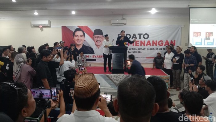 Lucky Hakim deklarasikan kemenangan di Pilbup Indramayu.