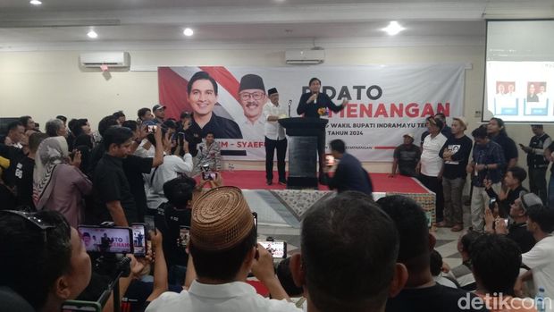 Lucky Hakim deklarasikan kemenangan di Pilbup Indramayu.