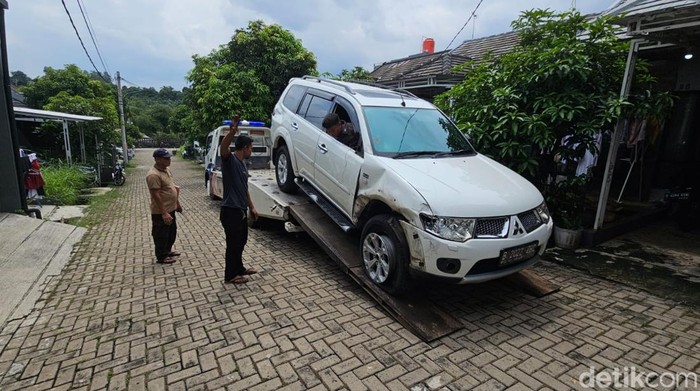 Mobil Pajero diamankan usai diduga melakukan tabrak lari di Kedung Halang, Kota Bogor, Rabu (27/11/2024) pagi.