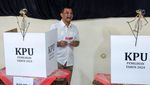 Momen Ahmad Luthfi Nyoblos di TPS 01 Sumber Solo