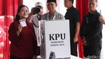 Momen Megawati dan Puan Pamer Kelingking Bertinta Usai Nyoblos