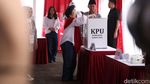 Momen Megawati dan Puan Pamer Kelingking Bertinta Usai Nyoblos