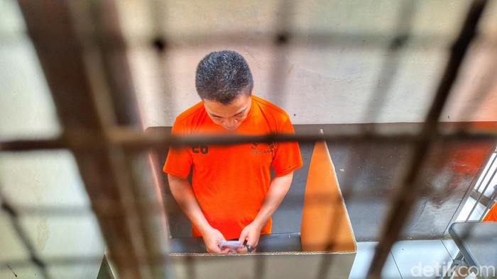 Para tahanan kala mencoblos di Rutan Polresta Bandung