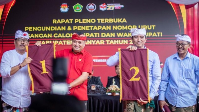 Pasangan calon bupati dan wakil bupati Gianyar saat pengundian nomor urut Pilbup Gianyar 2024 beberapa waktu lalu. (Foto: Putu Krista/detikBali)
