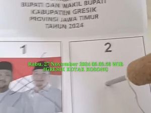 Bawaslu Soroti Pemilh di Gresik yang Viral Bawa HP Saat Nyoblos