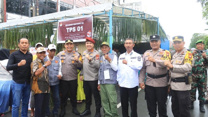 Pengecekan TPS di Kota Dumai, Riau. (Dok Polres Dumai)