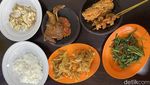 Ada Bebek Goreng dan Ayam Krispi di Restoran Penyetan Indonesia