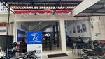 Ada Bebek Goreng dan Ayam Krispi di Restoran Penyetan Indonesia