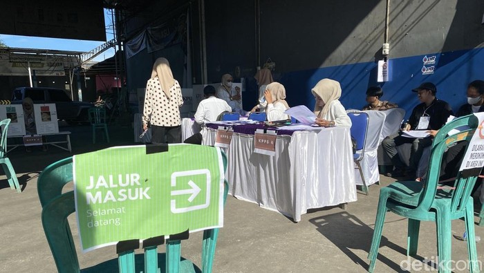 Warga di Kelurahan Paropo, Kecamatan Panakkukang, Makassar, Sulawesi Selatan (Sulsel), sudah mulai menyalurkan hak suaranya untuk Pilkada Serentak 2024.