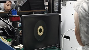 Ardhan mengatakan proses pengecekan harus menggunakan mesin karena pengamatan dengan mata saja tidak cukup. Foto: Virgina Maulita Putri/detikINET