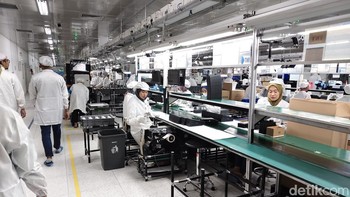 Produk iQOO yang didistribusikan di Indonesia dirakit di pabrik yang berlokasi di Cikupa, Tangerang. Fasilitas produksi mereka menyatu dengan pabrik Vivo. Foto: Virgina Maulita Putri/detikINET