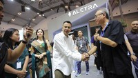 Secara khusus artis Raffi Ahmad menyambangi booth ALETRA di GJAW, Ice BSD, Tangerang, Banten, Rabu (27/11/2024).