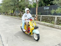 Vespa Langka yang Dipakai Raffi Ahmad ke TPS, Harga Bekasnya Naik Terus