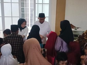 Sebelum Mencoblos, Cabup Achmad Fauzi Santuni Anak Yatim