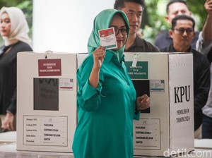 Airin Menang di TPS Tempatnya Nyoblos