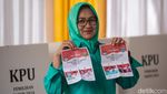 Senyum Airin Usai Nyoblos di Alam Sutera Tangsel