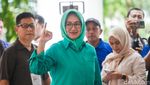 Senyum Airin Usai Nyoblos di Alam Sutera Tangsel