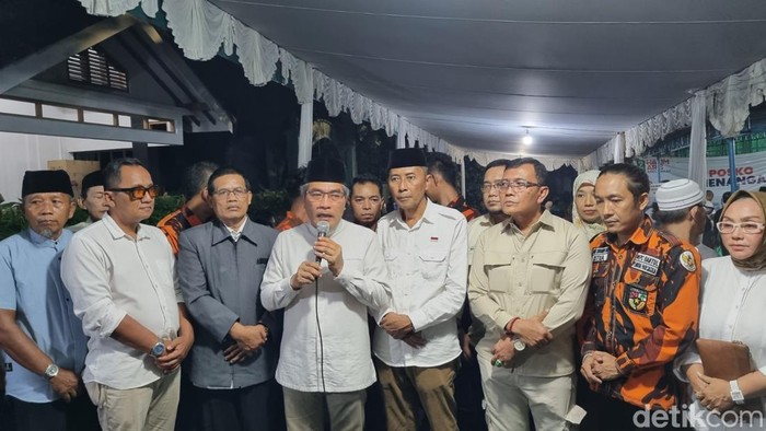 Suasana deklarasi kemenangan paslon Halim-Aris di Imogiri, Bantul, Rabu (27/11/2024).
