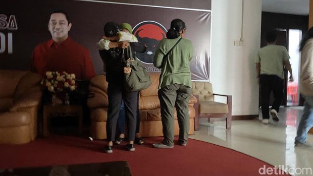Suasana Panti Marhaen dan Posko Pemenangan Andika Perkasa-Hendrar Prihadi di Semarang, Rabu (27/11/2024).