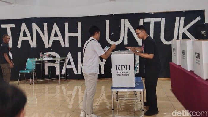 Suasana pencoblosan di Dago Elos Bandung.