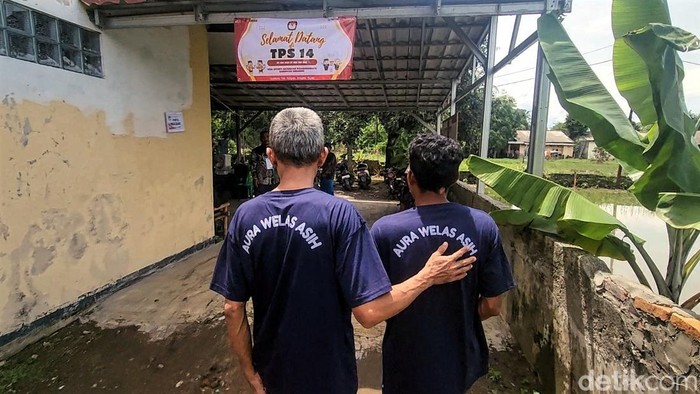 Suasana pencoblosan di Panti Aura Welas Asih (AWA), Kampung Cipatuguran, Desa Jayanti, Kecamatan Palabuhanratu, Kabupaten Sukabumi
