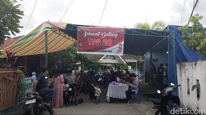 Suasana pencoblosan di TPS 020 di Plaju Ulu