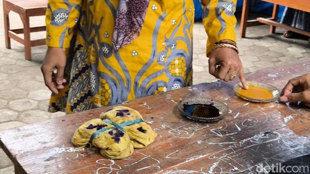 Suasana pencoblosan di TPS Tinta Kunyit Kampung Benda Kerep Cirebon