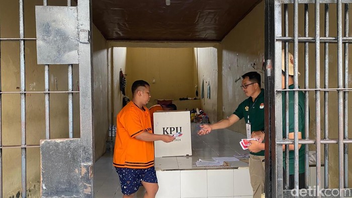 Tahanan di Polresta Lampung saat melakukan penyoblosan pilkada 2024
