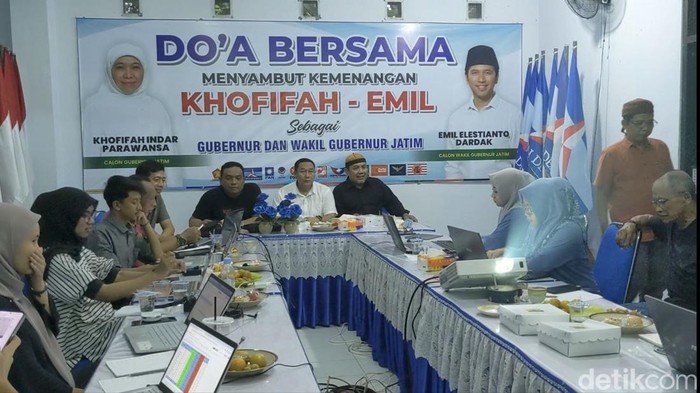 Tim Pemenangan Khofifah-Emil di Trenggalek.