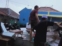 Video Detik-detik TPS di Cilegon Ambruk Diterjang Hujan Serta Angin
