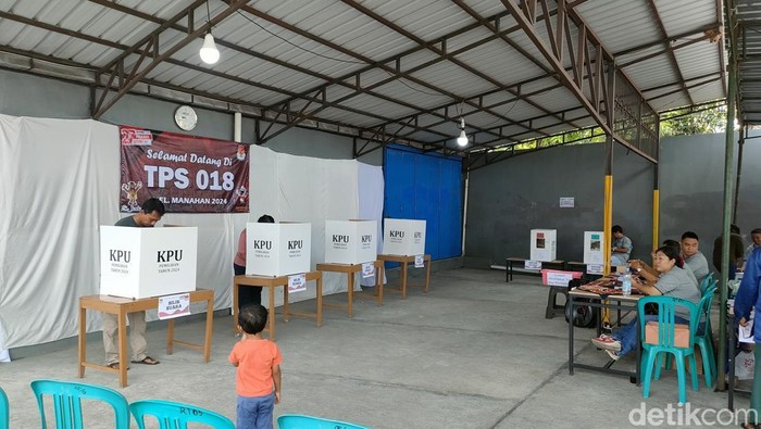 Suasana TPS 18 Manahan lokasi Gibran melakukan pencoblosan, Rabu (27/11/2024).