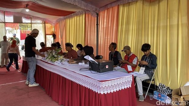 Suasana TPS 003 Kelurahan Lempongsari, Kecamatan Gajahmungkur, Rabu (27/11/2024).