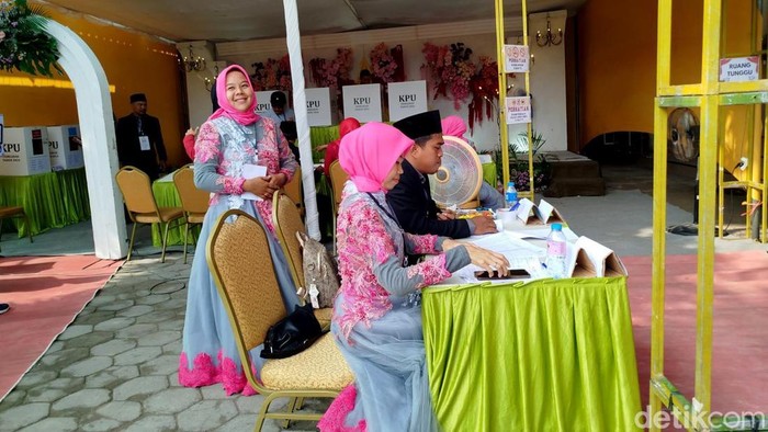 TPS unik berkonsep pernikahan di Bangkalan