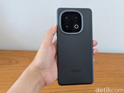 Unboxing iQOO 13, HP Pertama dengan Snapdragon 8 Elite di Indonesia