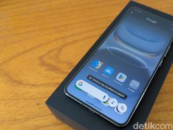 Unboxing iQOO 13, HP Pertama dengan Snapdragon 8 Elite di Indonesia